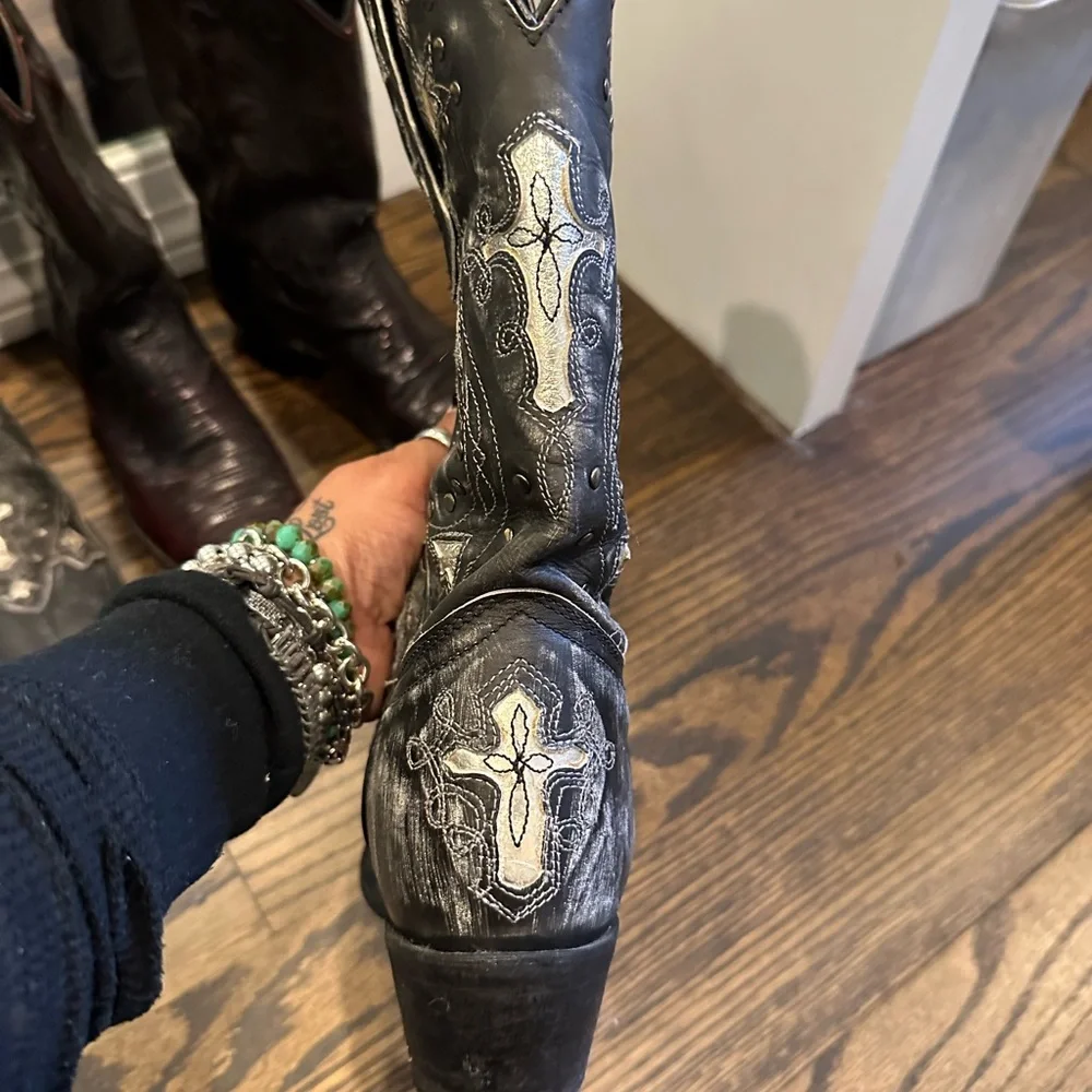 Laredo Black and grey distressed boots - Picture 2 of 7